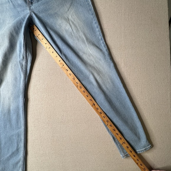 Old Navy Women's High Rise WOW Super-Skinny Light Wash Jeans Size 16 Long - Picture 4 of 8